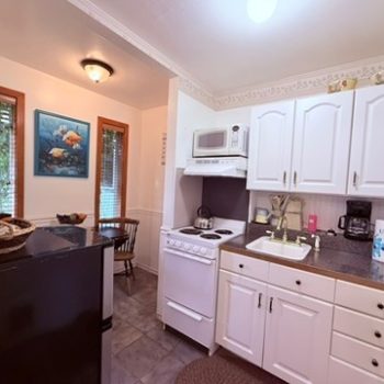 Bedroom Unit w:Studio Kitchenette, Ground PET Friendly2